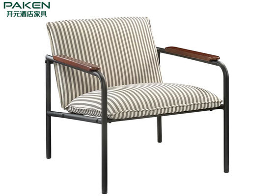 Cadre simple minimaliste de fer de fauteuil de salon avec la conception antique mise facile arrière de coussin