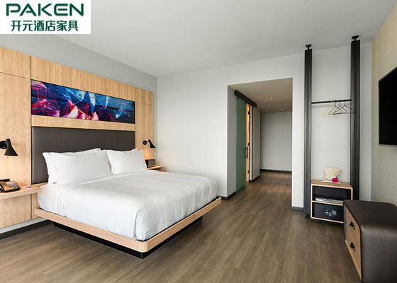 Les chambres à coucher naturelles d'hôtel de placage desserrent des meubles + grande tête de lit de meubles fixes